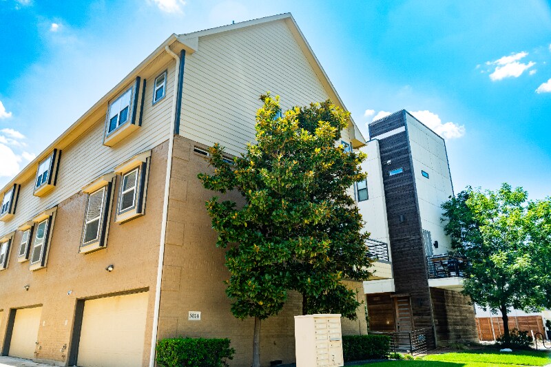 Building Photo - 5814 Bryan Pkwy