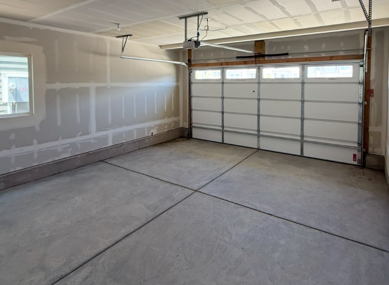 Building Photo - 3877 E 950 N