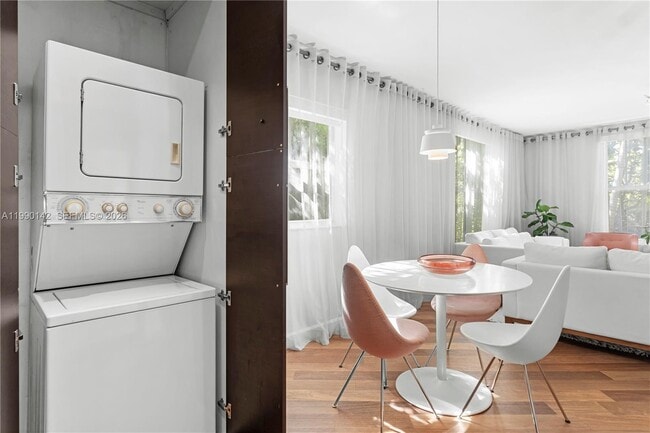 Building Photo - 927 Euclid Ave