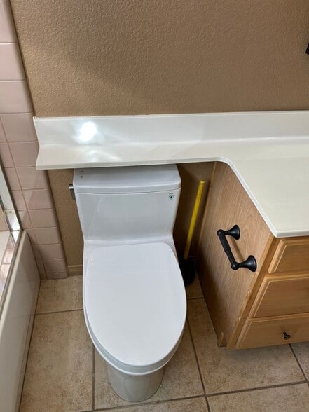 Building Photo - 5034 Singing Hills Dr