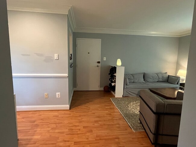 Building Photo - Great 2BR located in Northern Bethesda