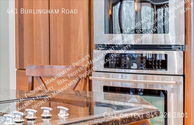 Building Photo - 441 Burlingham Rd
