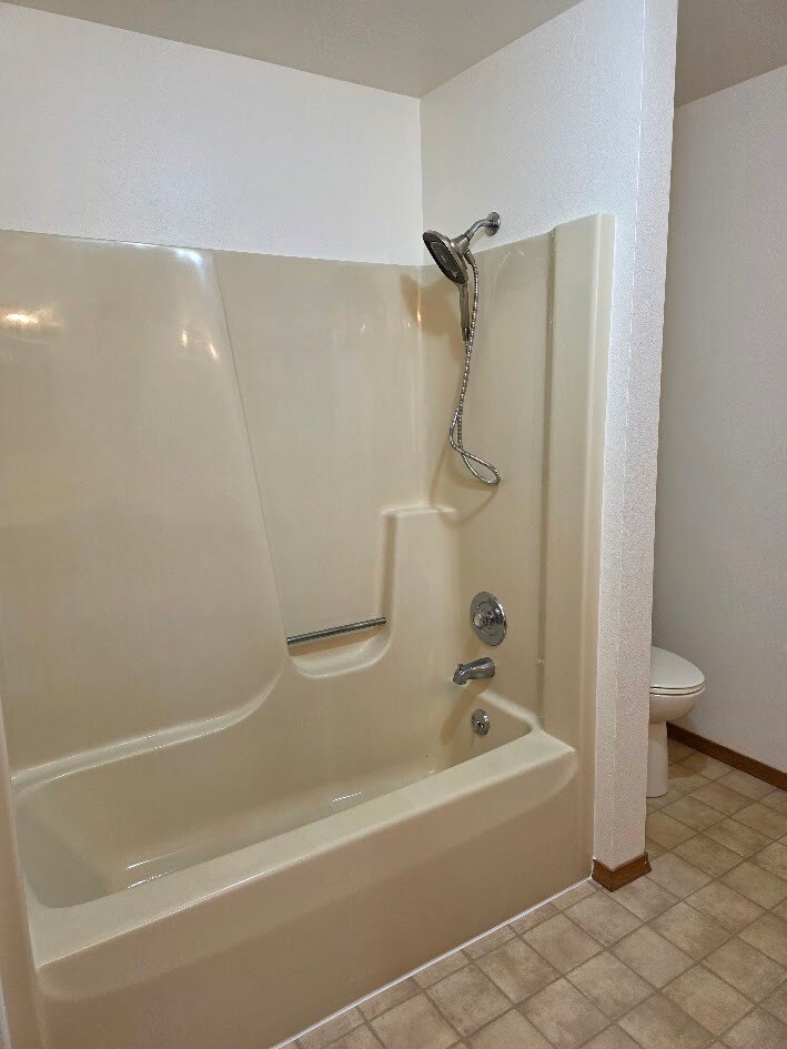 Building Photo - 722 Goldfinch Ln