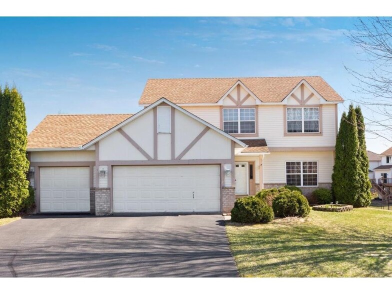 Primary Photo - 2142 Groveland Way