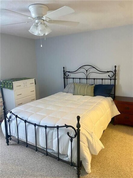 Building Photo - 7 Wake Robin Rd