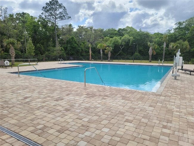 Building Photo - 128 Oakleaf Way