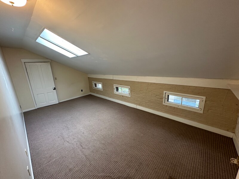 Building Photo - 10 W Hollister St