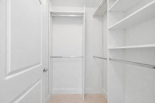 Building Photo - 701 S Olive Ave