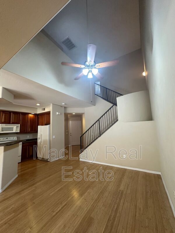 Building Photo - 705 W Queen Creek Rd