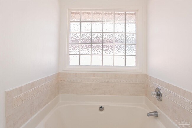 Building Photo - 25 Littleton St