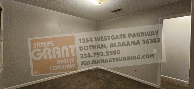 Building Photo - 211 Plantation Rd