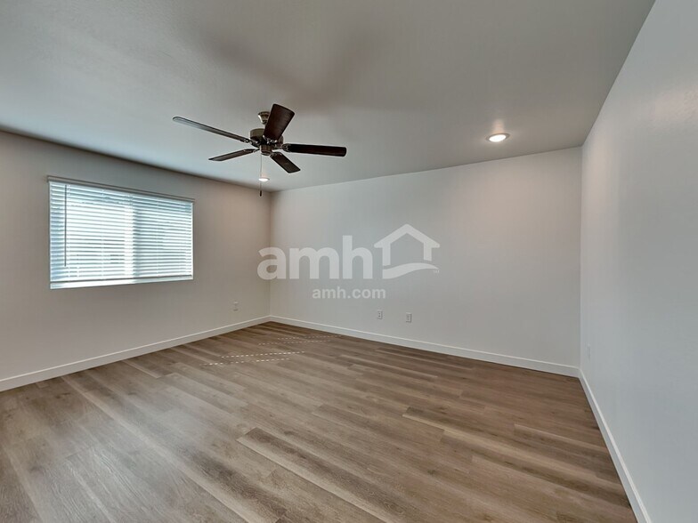 Building Photo - 12617 W Adair Dr