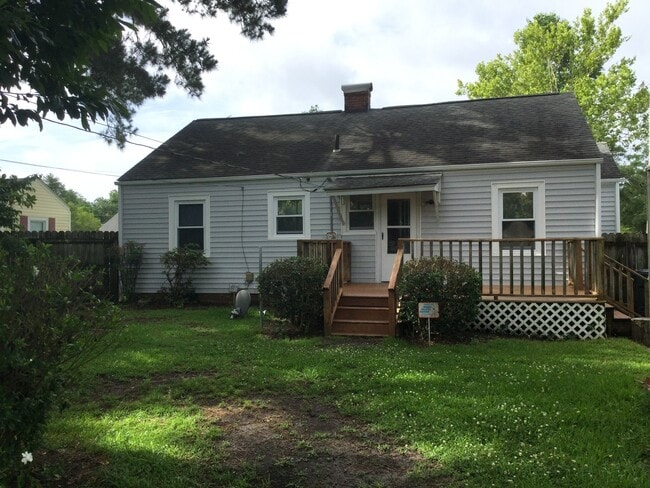 Building Photo - Cozy New Bern Home!