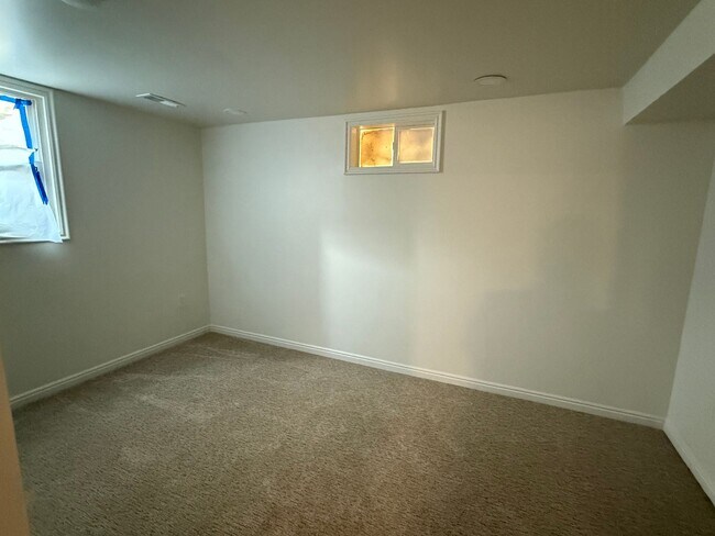 Building Photo - Beautifully remodeled home less than a block from WSU and the McKay Dee surgical center
