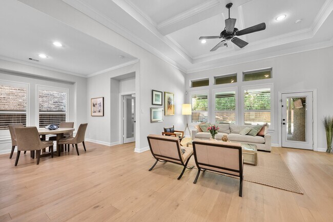 Building Photo - 27 Fury Ranch Pl