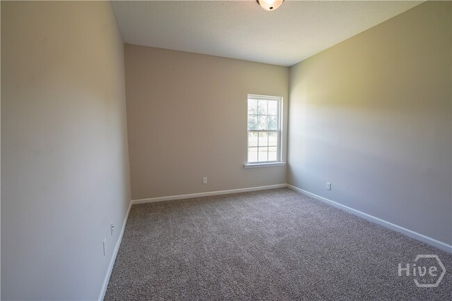 Building Photo - 272 Sawmill Rd