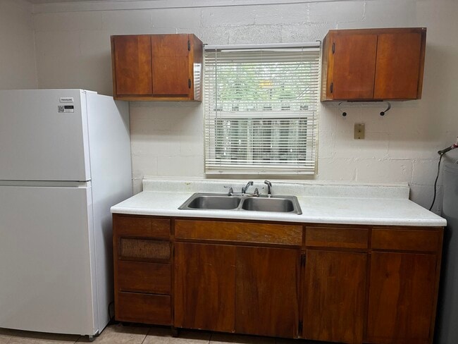 Building Photo - 531 E Miracle Strip Pkwy
