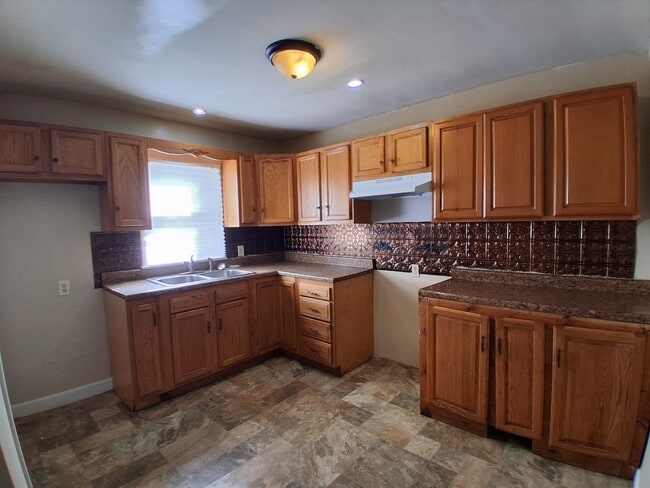 Building Photo - 111 Grace-