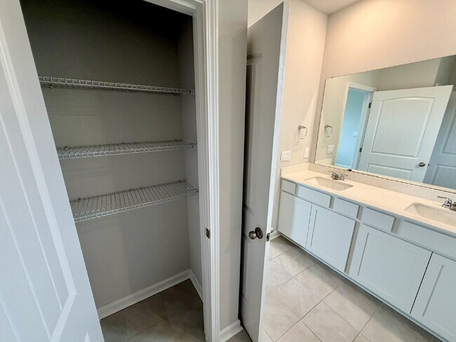 Building Photo - New Legacy Farms Home | Resort-Style Amenities!