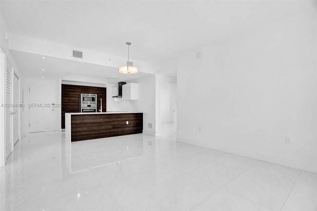 Building Photo - 301 Altara Ave