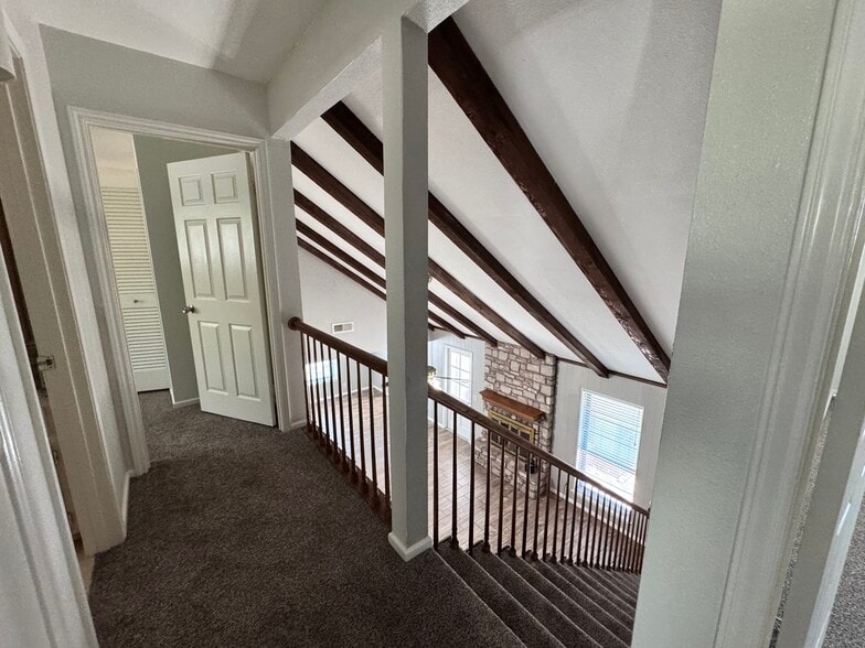 Upstairs Hallway - 6106 Vance Jackson Rd