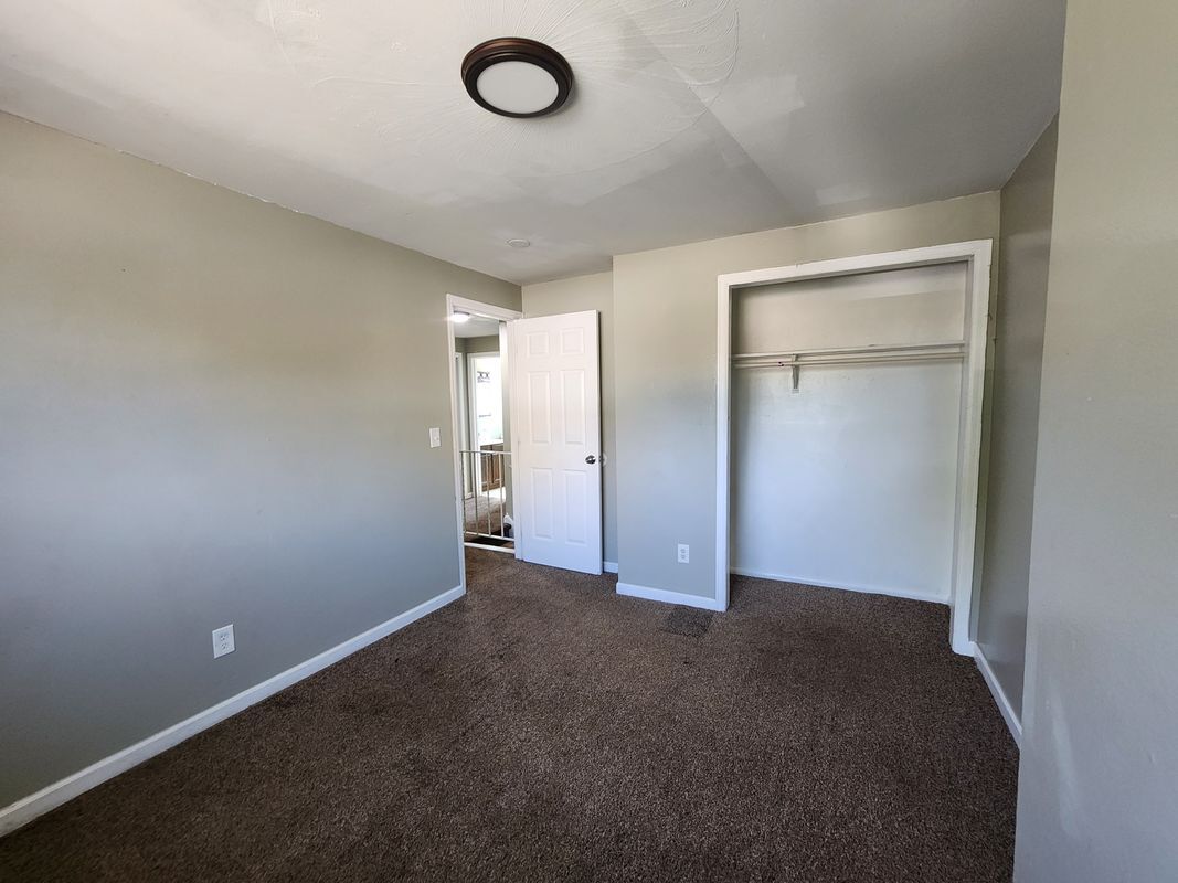 Building Photo - 721 Fraser St