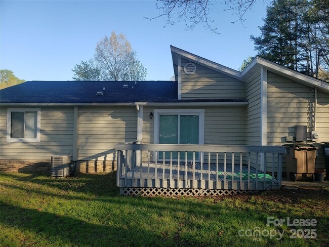 Building Photo - 8111 Marcus Ln