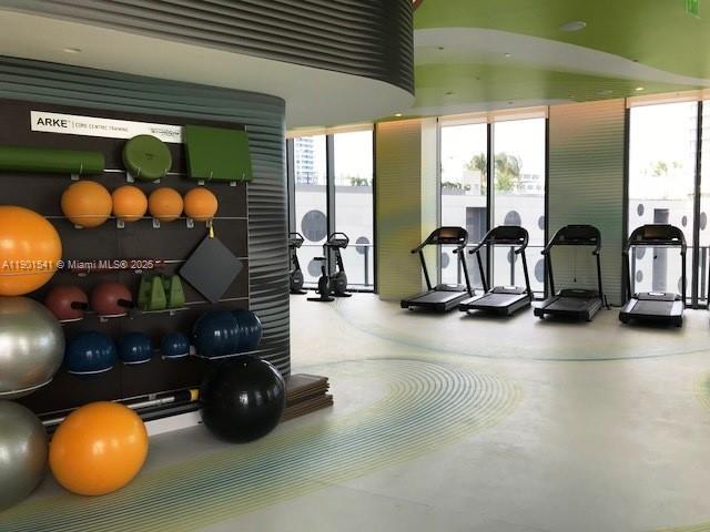 Building Photo - 501 NE 31st St