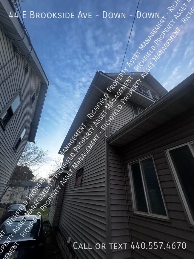 Building Photo - 44 E Brookside Ave