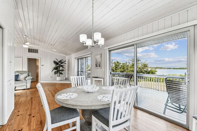 Building Photo - 7745 Manasota Key Rd