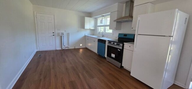 Building Photo - Renovated 2BD/1BA Duplex in Granite Falls!