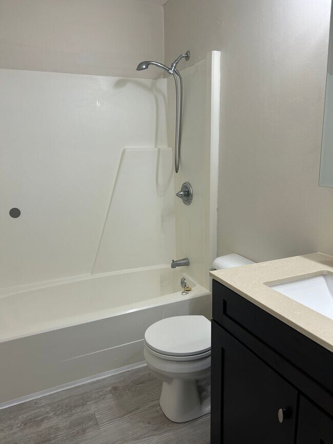 Building Photo - 1121 S 23rd St