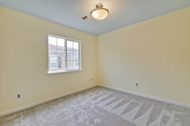 Building Photo - Modern Communication Hill Townhome | Panoramic Mountain Views