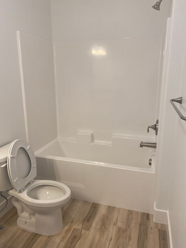 Building Photo - 3 BED, 2.5 BATH TOWNHOME IN SUGAR CITY WITH THE HOA and INTERNET INCLUDED!!