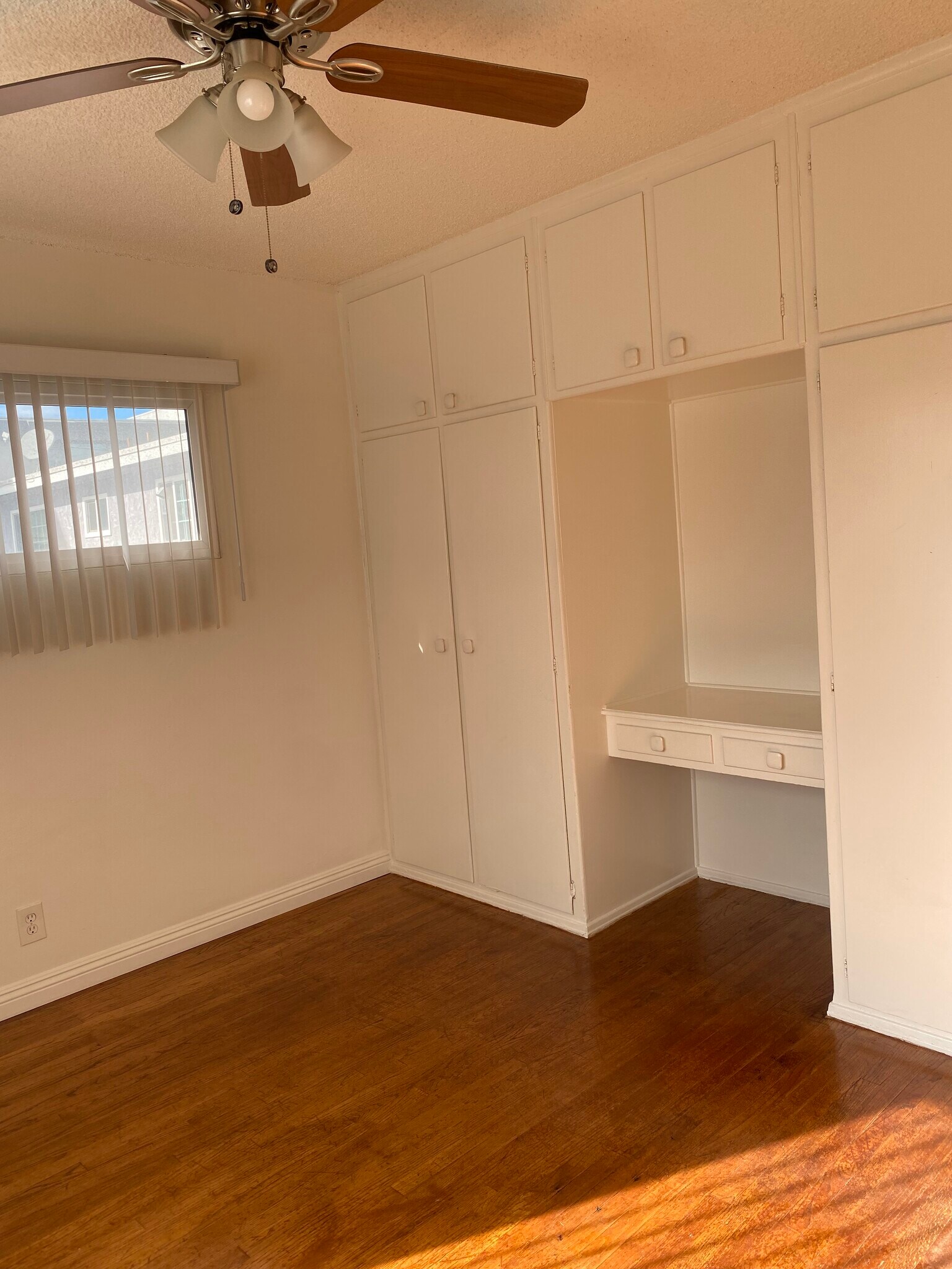 Building Photo - 4380 W 136th St