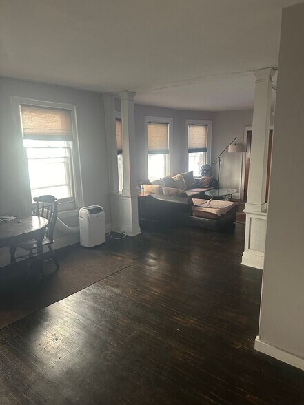 Building Photo - 569 Elmwood Ave