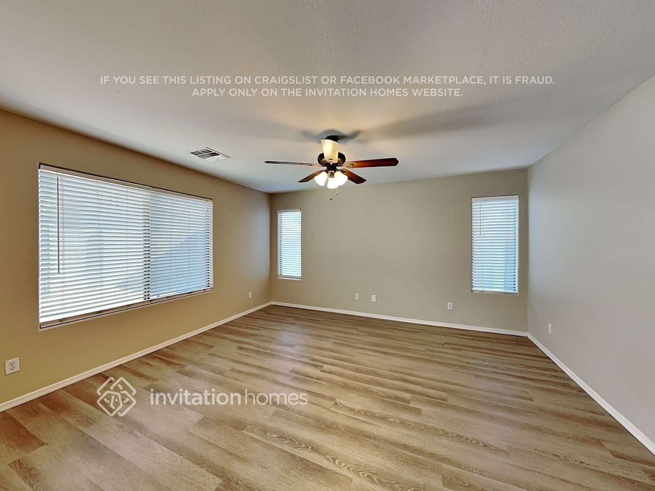Building Photo - 2218 E Cochise Ave