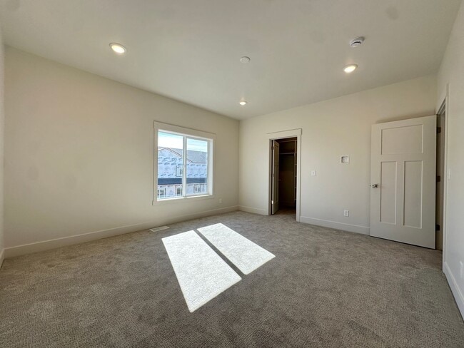 Building Photo - Brand New 3 Bed / 2.5 Bath Townhome in Sugar Mill Community