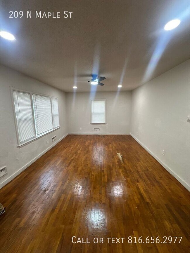 Building Photo - 209 N Maple Ave