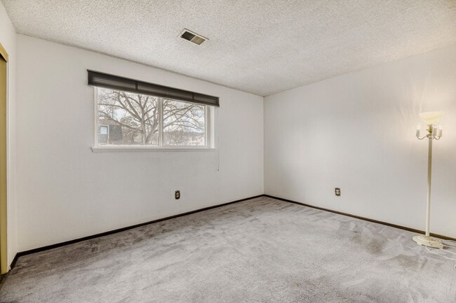 Building Photo - 5943 Culebra Ct