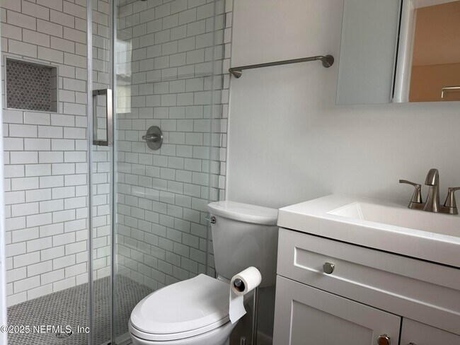 Building Photo - 3859 Via De La Reina
