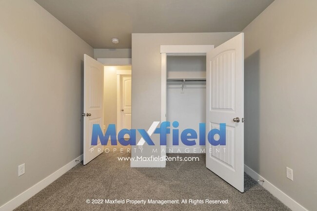 Building Photo - Immaculate 3BD, 3 BA, 2GA Draper townhome with super fast fiber internet