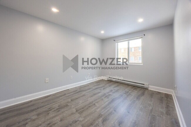 Building Photo - 307 W Main St