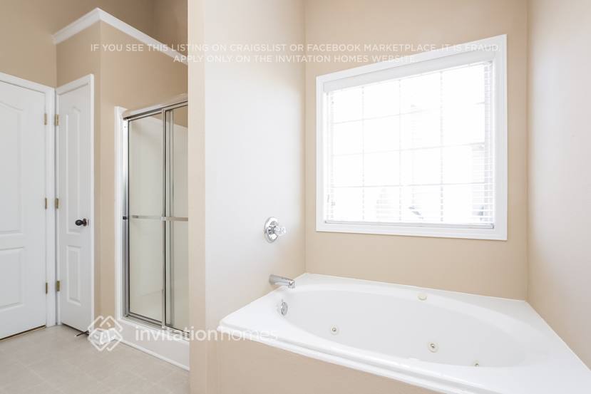 Building Photo - 6582 Grand Hickory Dr