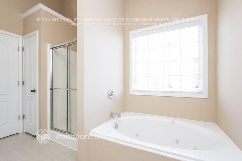 Building Photo - 6582 Grand Hickory Dr