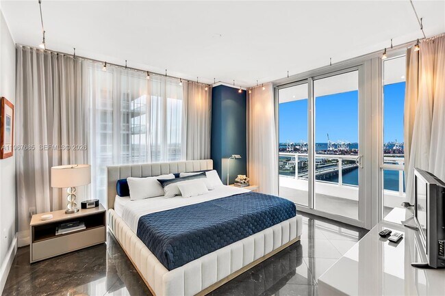 Building Photo - 540 West Ave