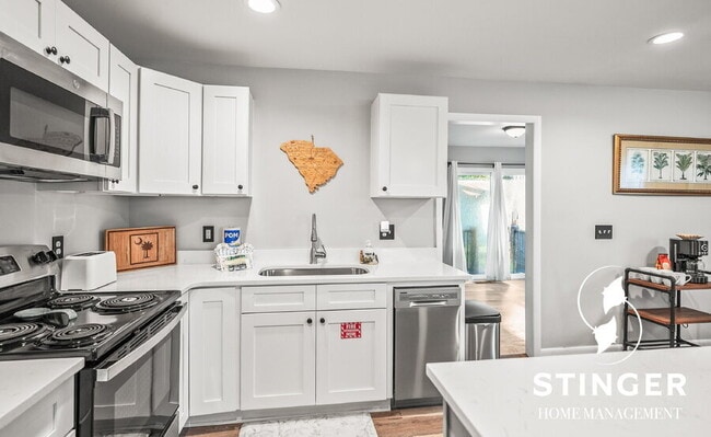 Building Photo - 907 Belleview Cir W