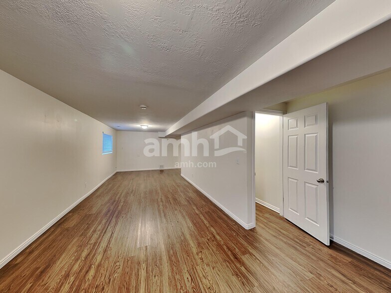 Building Photo - 3354 W 500 N