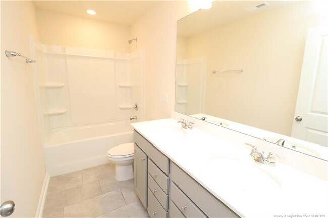 Building Photo - 123 Glen Clova Dr