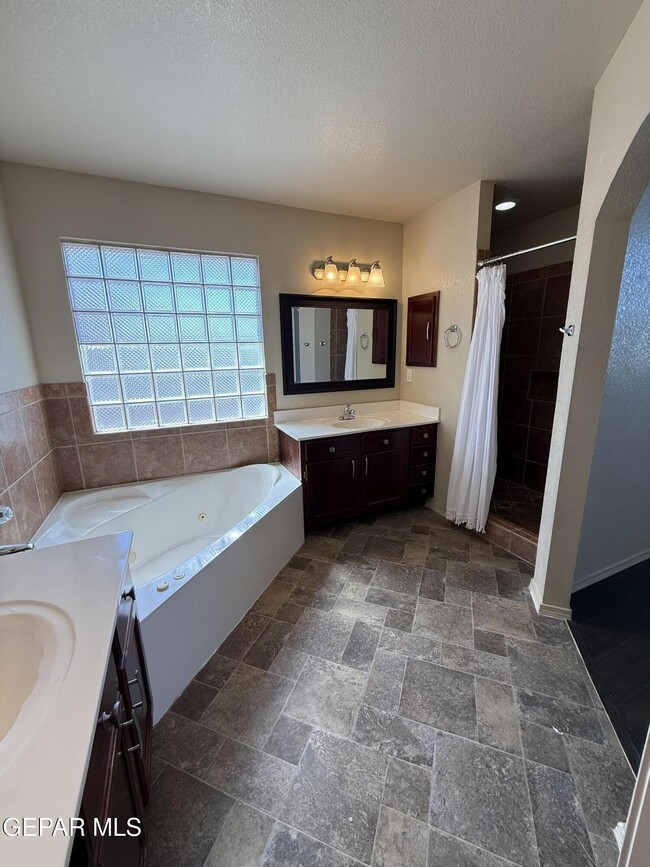 Building Photo - 12557 Paseo Lindo Dr